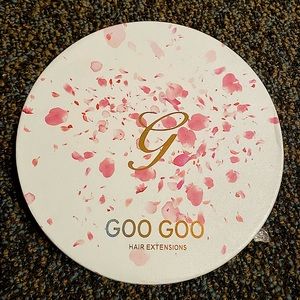 16” caramel blonde balayage 8 piece clip in hair extensions.